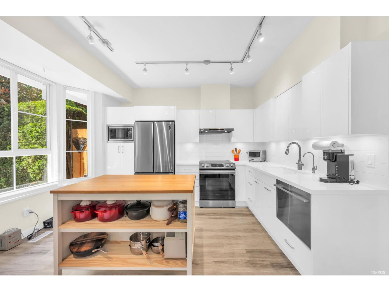18 6950 120 Street, Surrey, British Columbia  V3W 3M7 - Photo 3 - R3128032