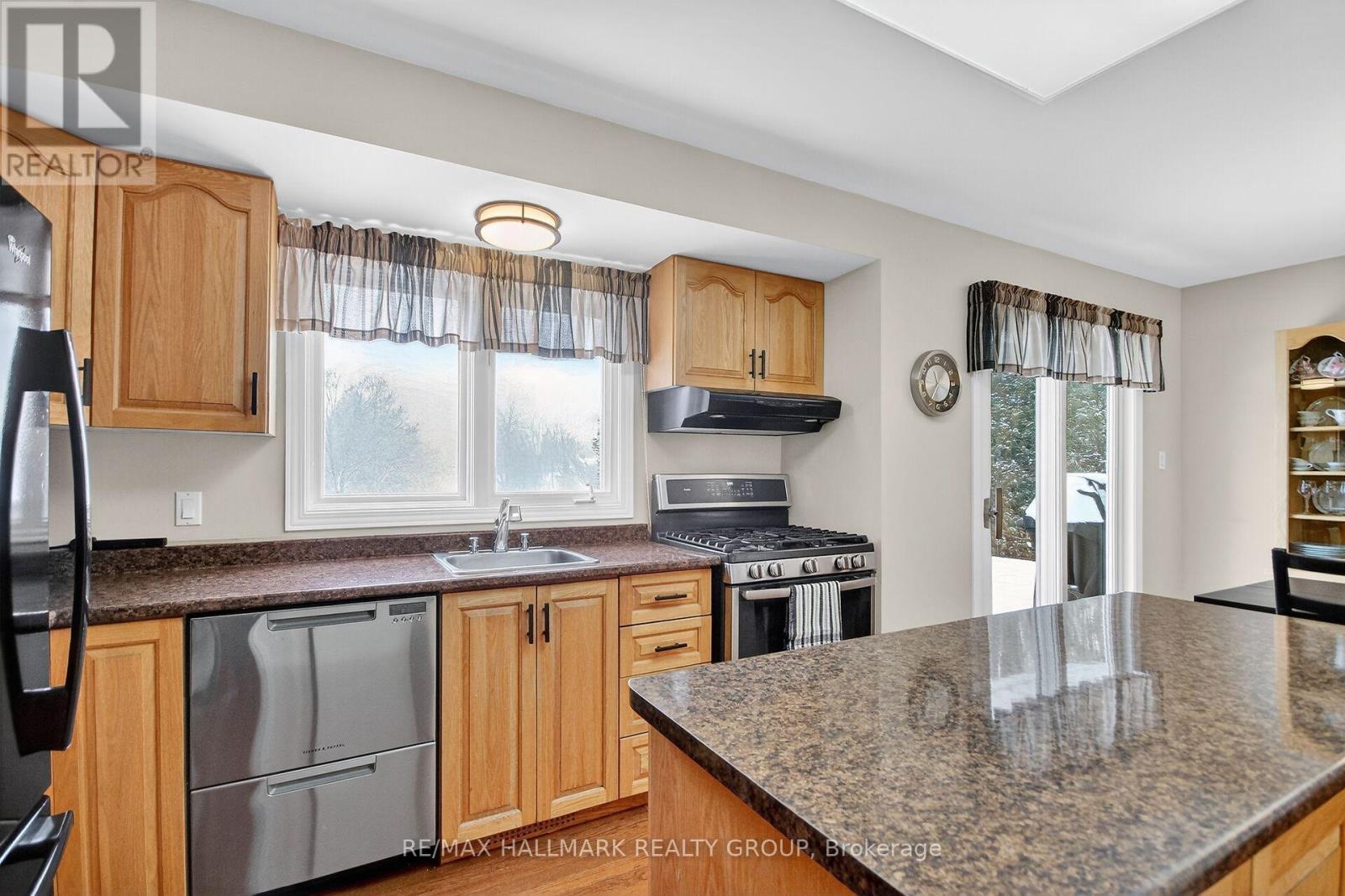 80 Maitland Street, Ottawa, Ontario  K0A 2Z0 - Photo 13 - X12906956