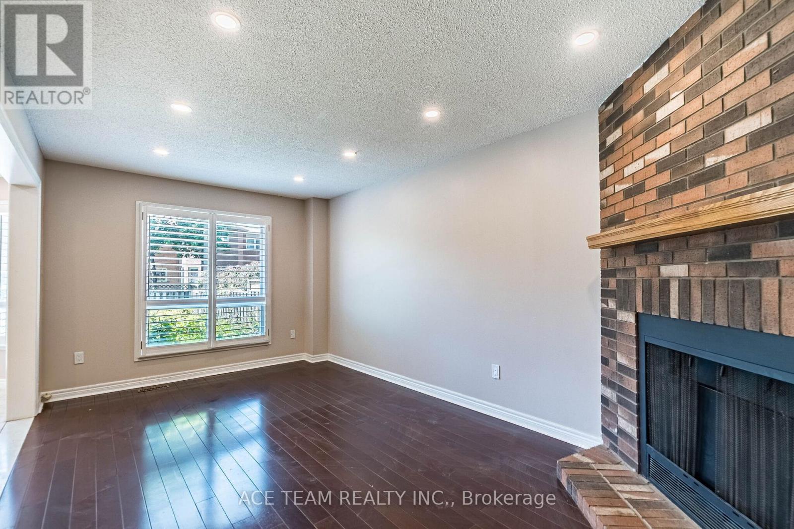 5740 Invergordon Lane, Mississauga, Ontario  L5M 4P8 - Photo 14 - W13169196