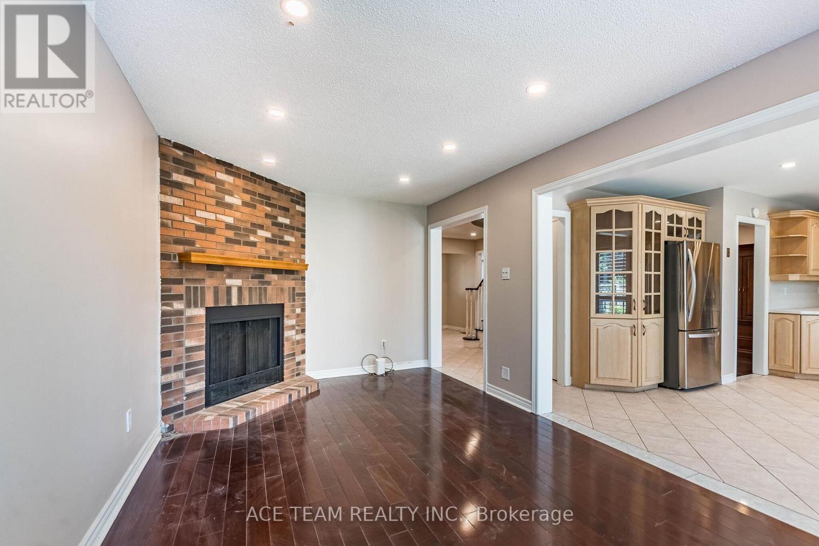 5740 Invergordon Lane, Mississauga, Ontario  L5M 4P8 - Photo 16 - W13169196