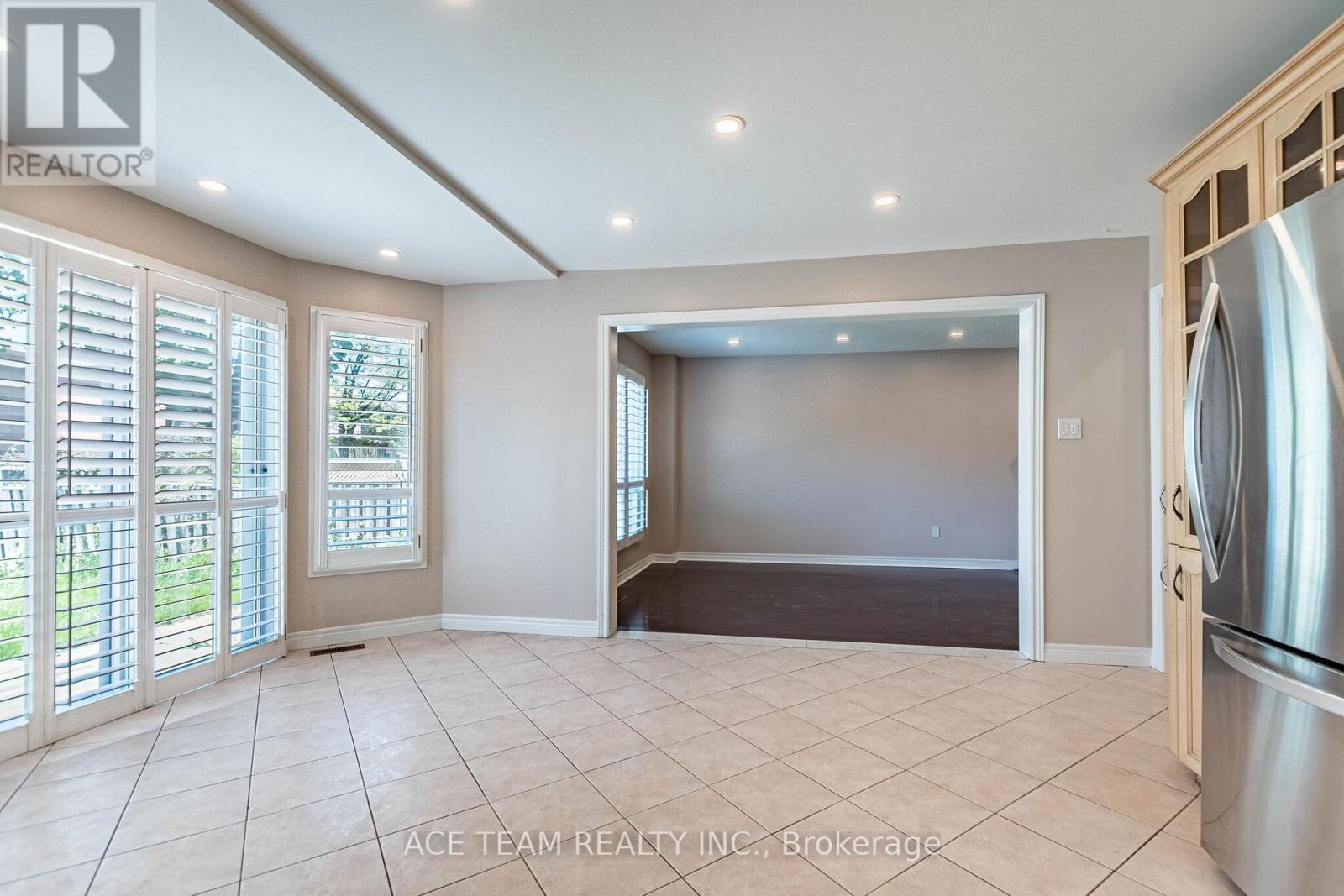 5740 Invergordon Lane, Mississauga, Ontario  L5M 4P8 - Photo 21 - W13169196