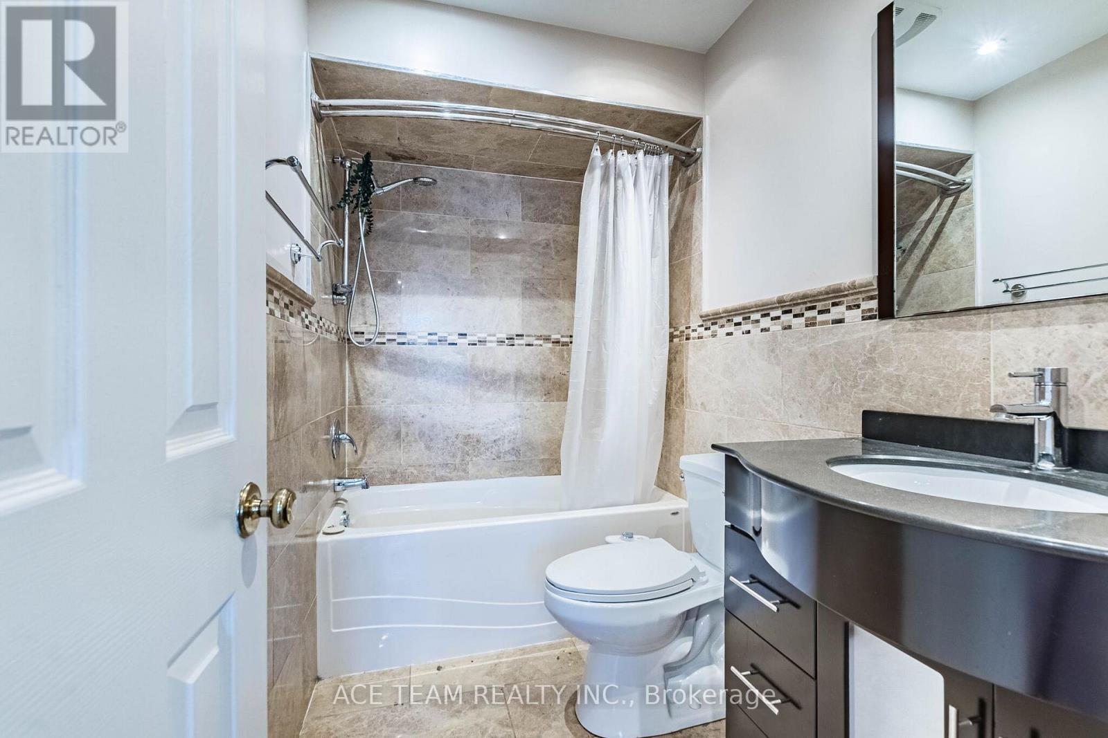 5740 Invergordon Lane, Mississauga, Ontario  L5M 4P8 - Photo 31 - W13169196