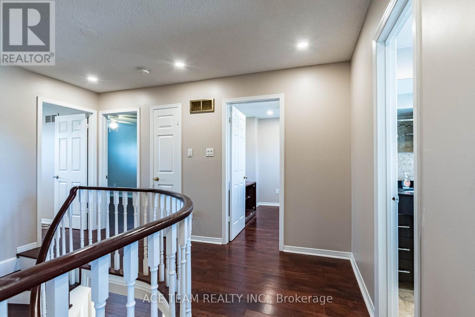 5740 Invergordon Lane, Mississauga, Ontario  L5M 4P8 - Photo 25 - W13169196