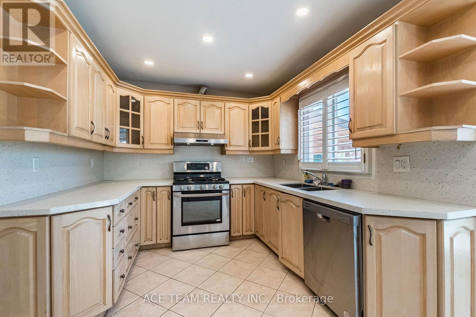 5740 Invergordon Lane, Mississauga, Ontario  L5M 4P8 - Photo 20 - W13169196