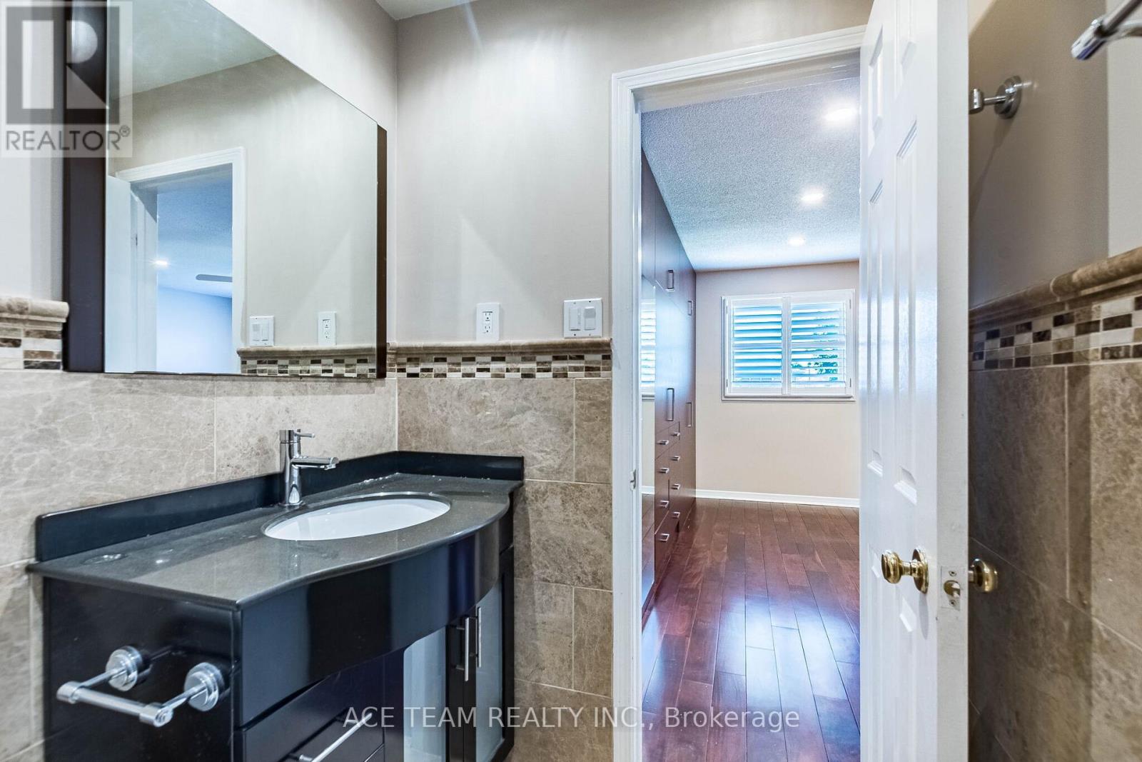 5740 Invergordon Lane, Mississauga, Ontario  L5M 4P8 - Photo 33 - W13169196