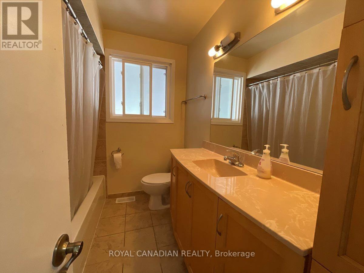 Main - 644 Athol Street E, Oshawa, Ontario  L1H 1M3 - Photo 11 - E13175358