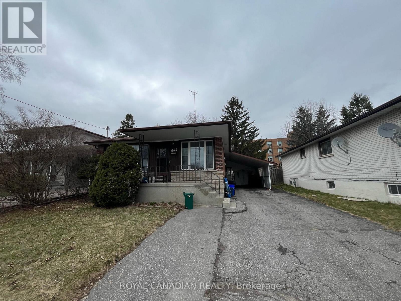Main - 644 Athol Street E, Oshawa, Ontario  L1H 1M3 - Photo 3 - E13175358