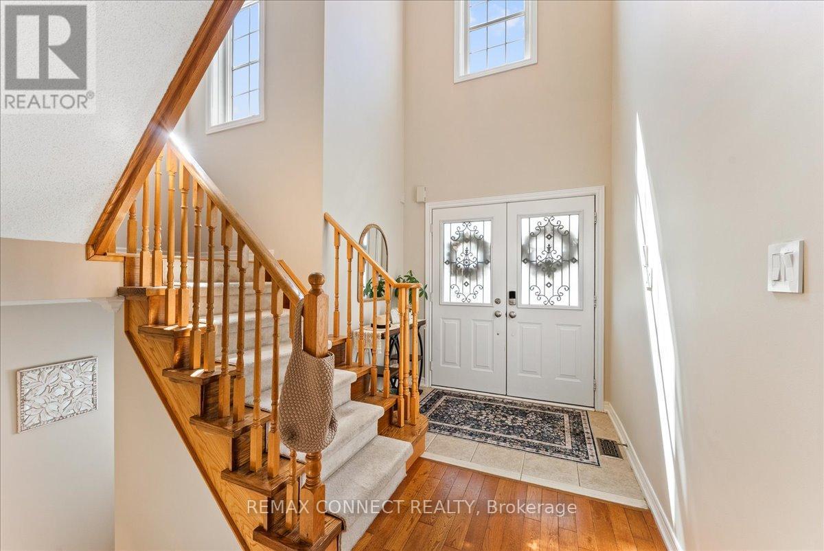 67 Cranborne Crescent, Whitby, Ontario  L1M 2M1 - Photo 4 - E13175360