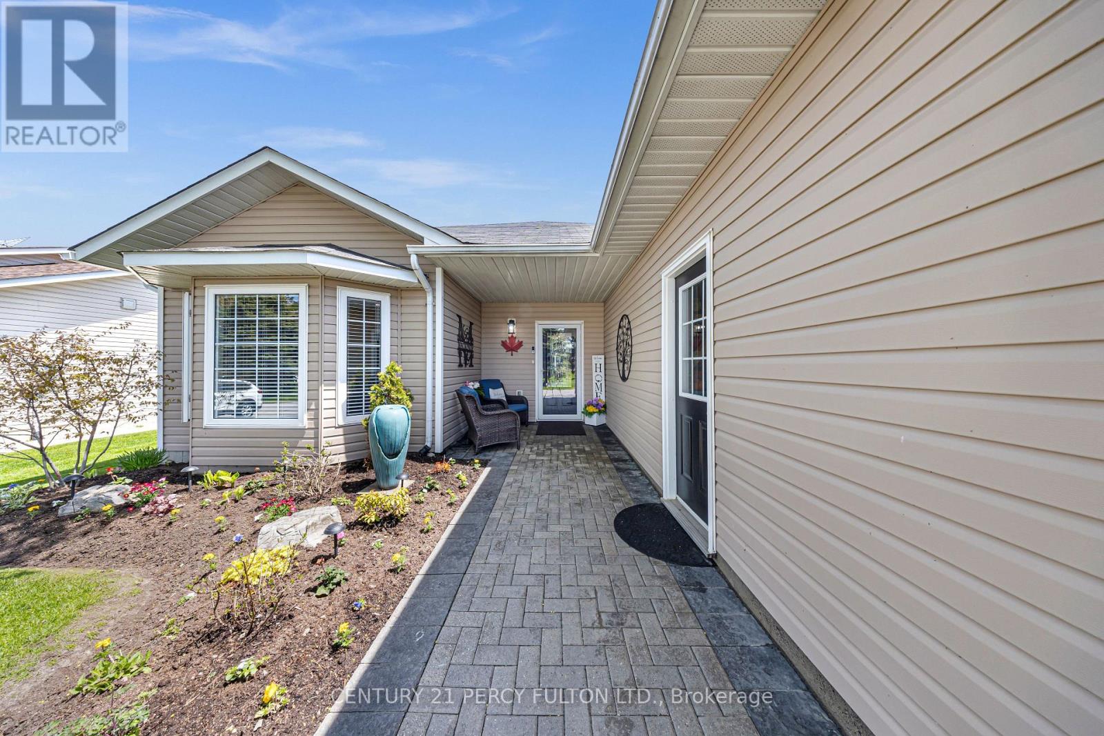 6 Niagara Trail, Clarington, Ontario  L1B 1B9 - Photo 3 - E13175382