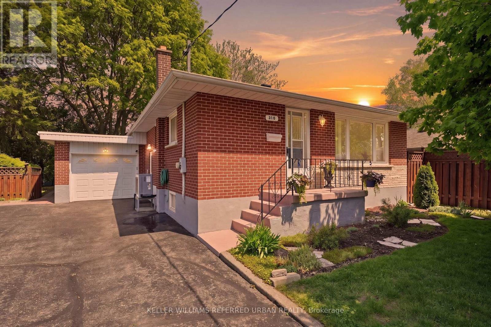 318 Marion Avenue, Oshawa, Ontario  L1J 3A9 - Photo 1 - E13175438