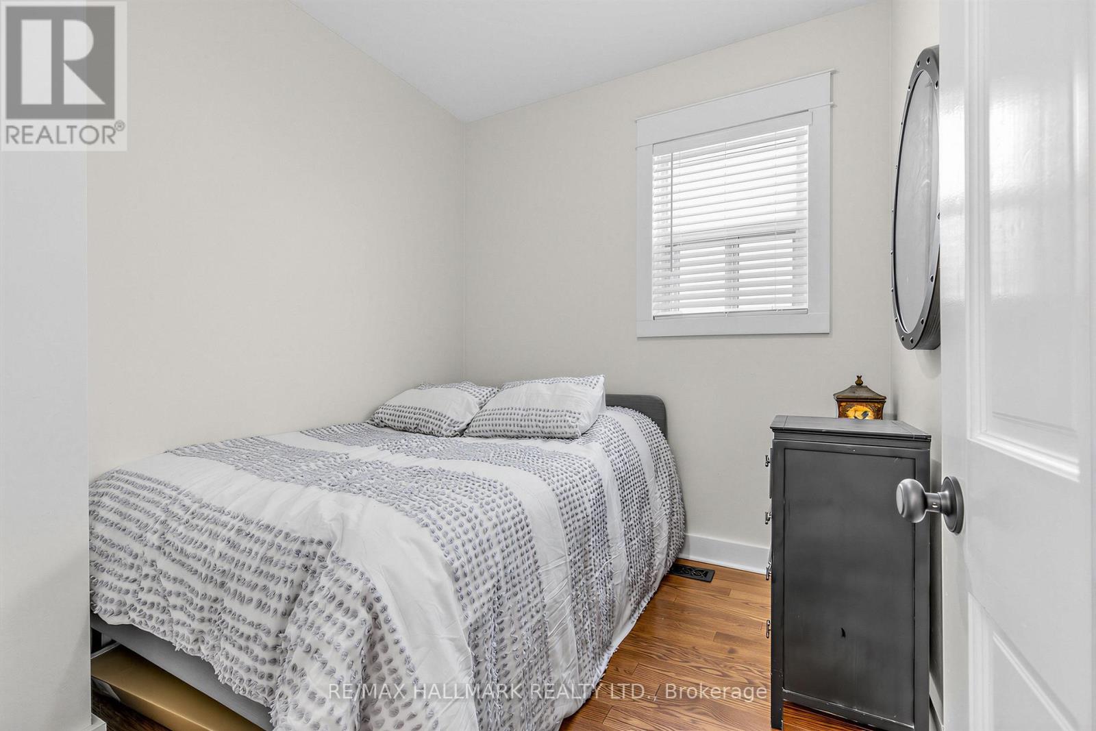 65 Wallington Avenue, Toronto, Ontario  M4C 2N2 - Photo 15 - E13175450