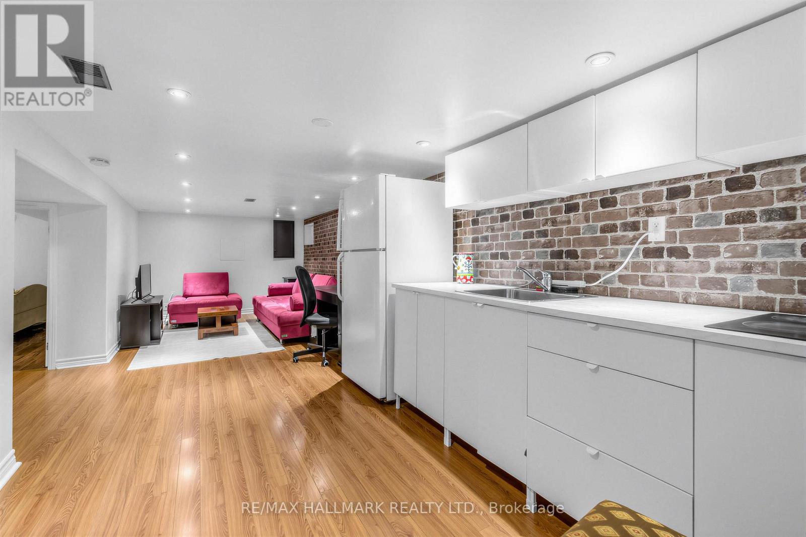65 Wallington Avenue, Toronto, Ontario  M4C 2N2 - Photo 19 - E13175450