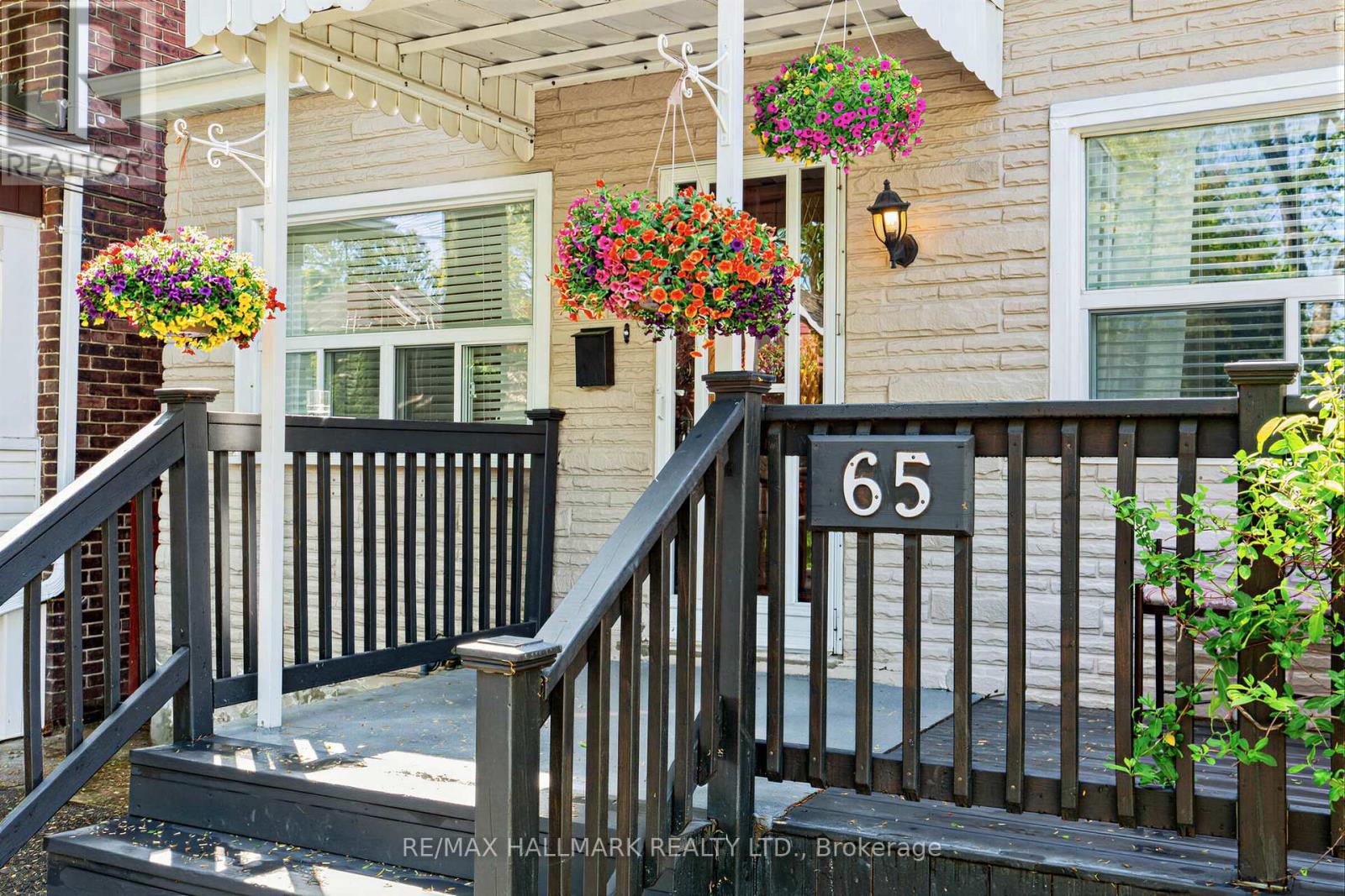 65 Wallington Avenue, Toronto, Ontario  M4C 2N2 - Photo 2 - E13175450
