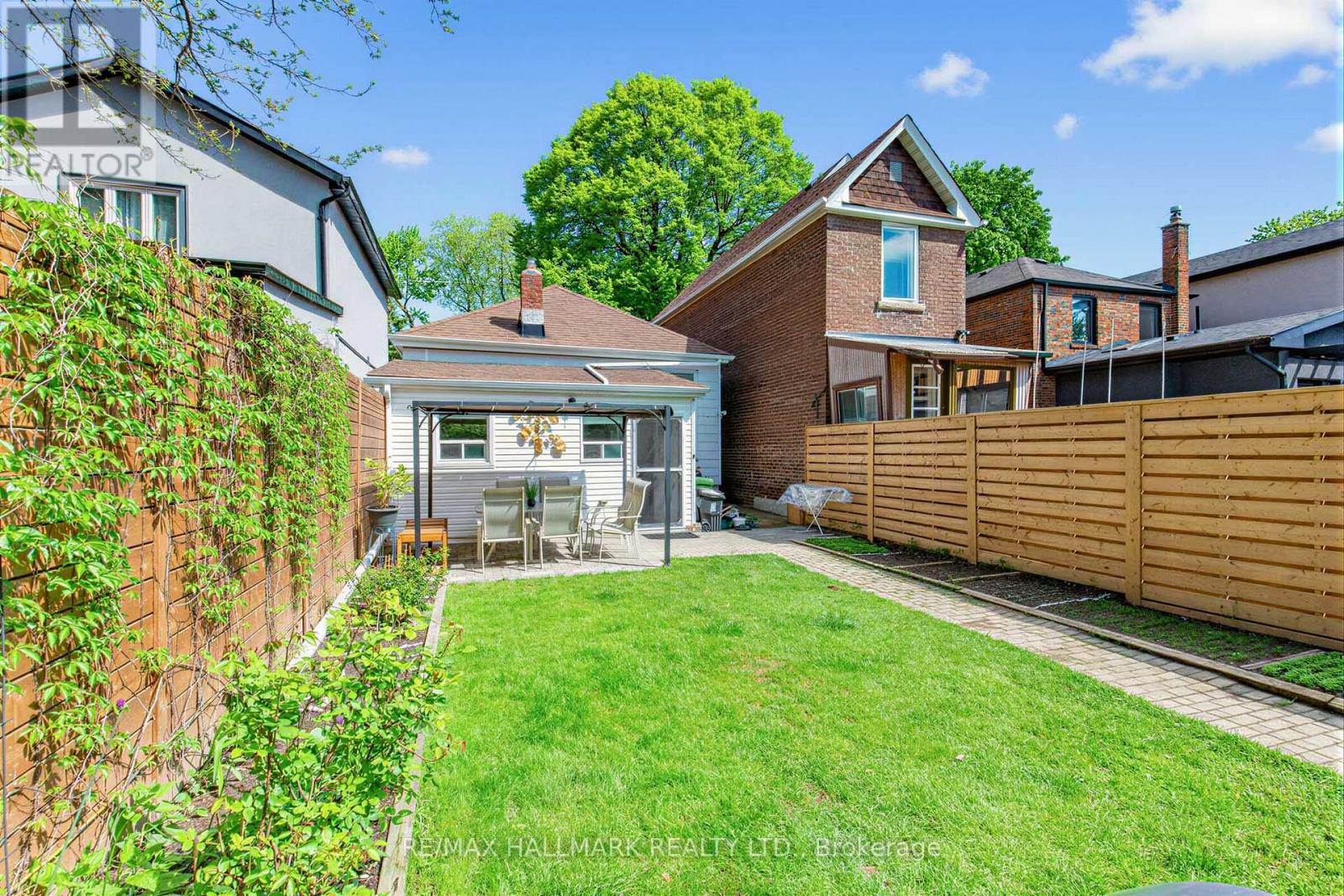65 Wallington Avenue, Toronto, Ontario  M4C 2N2 - Photo 25 - E13175450