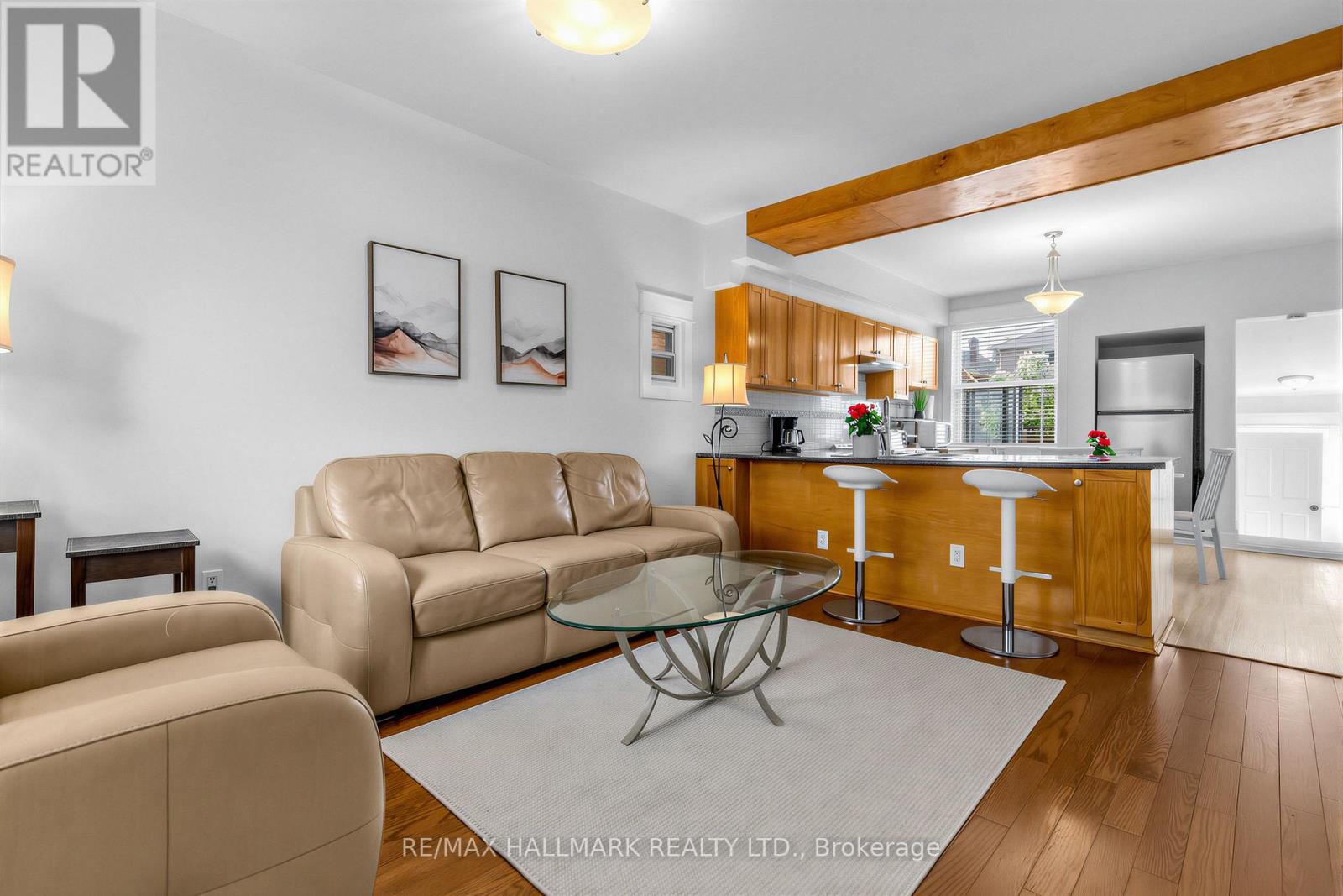 65 Wallington Avenue, Toronto, Ontario  M4C 2N2 - Photo 4 - E13175450