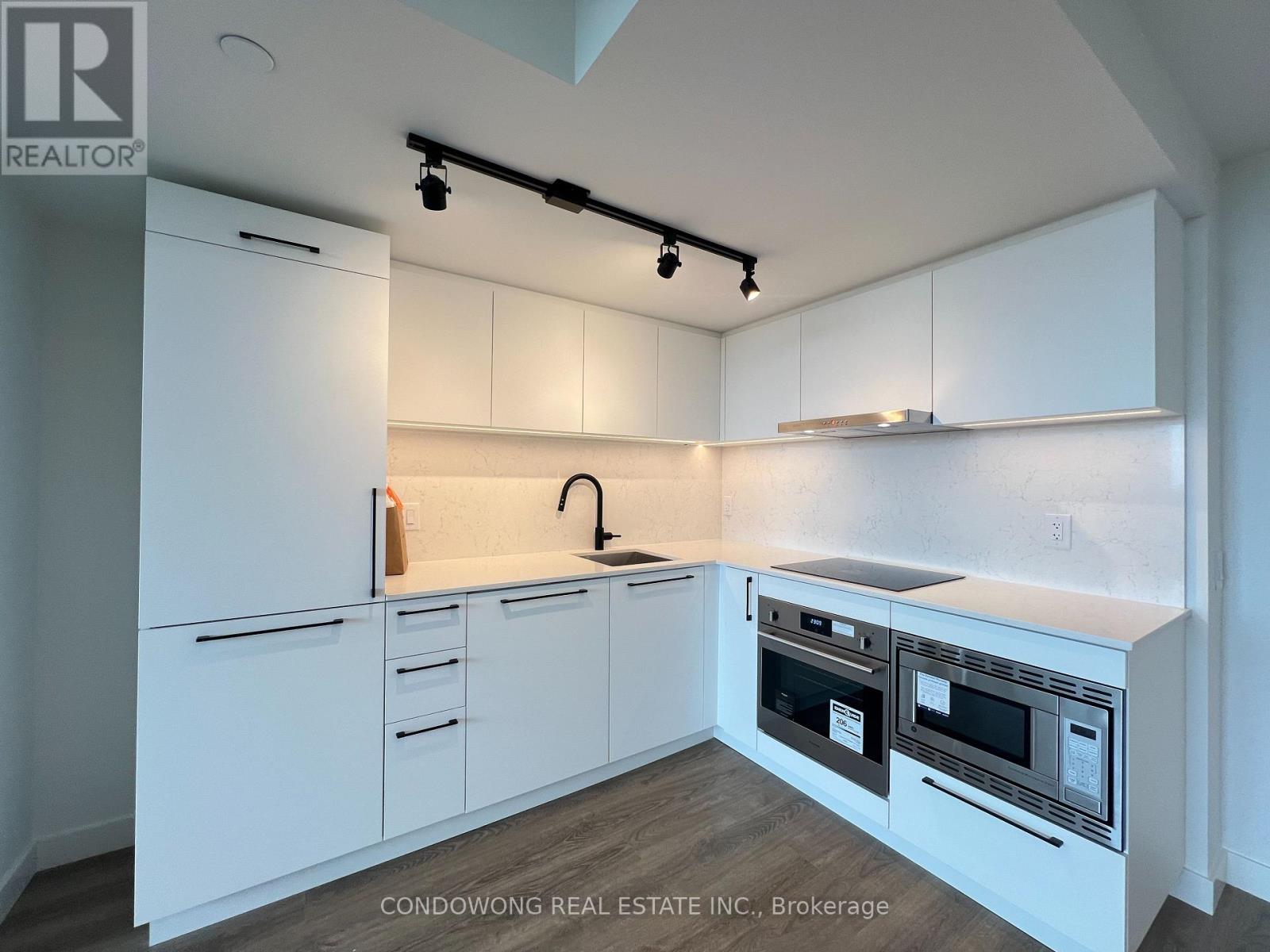 609 - 1050 Eastern Avenue, Toronto, Ontario  M4L 0B7 - Photo 2 - E13175482