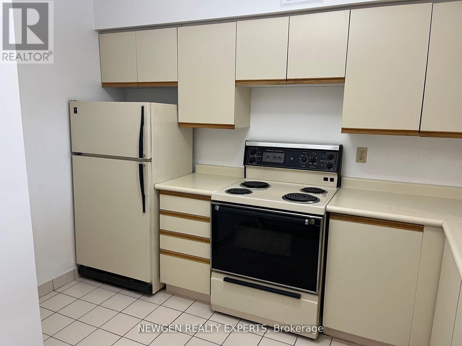 1514 - 4 Park Vista Drive, Toronto, Ontario  M4B 3M8 - Photo 15 - E13175638