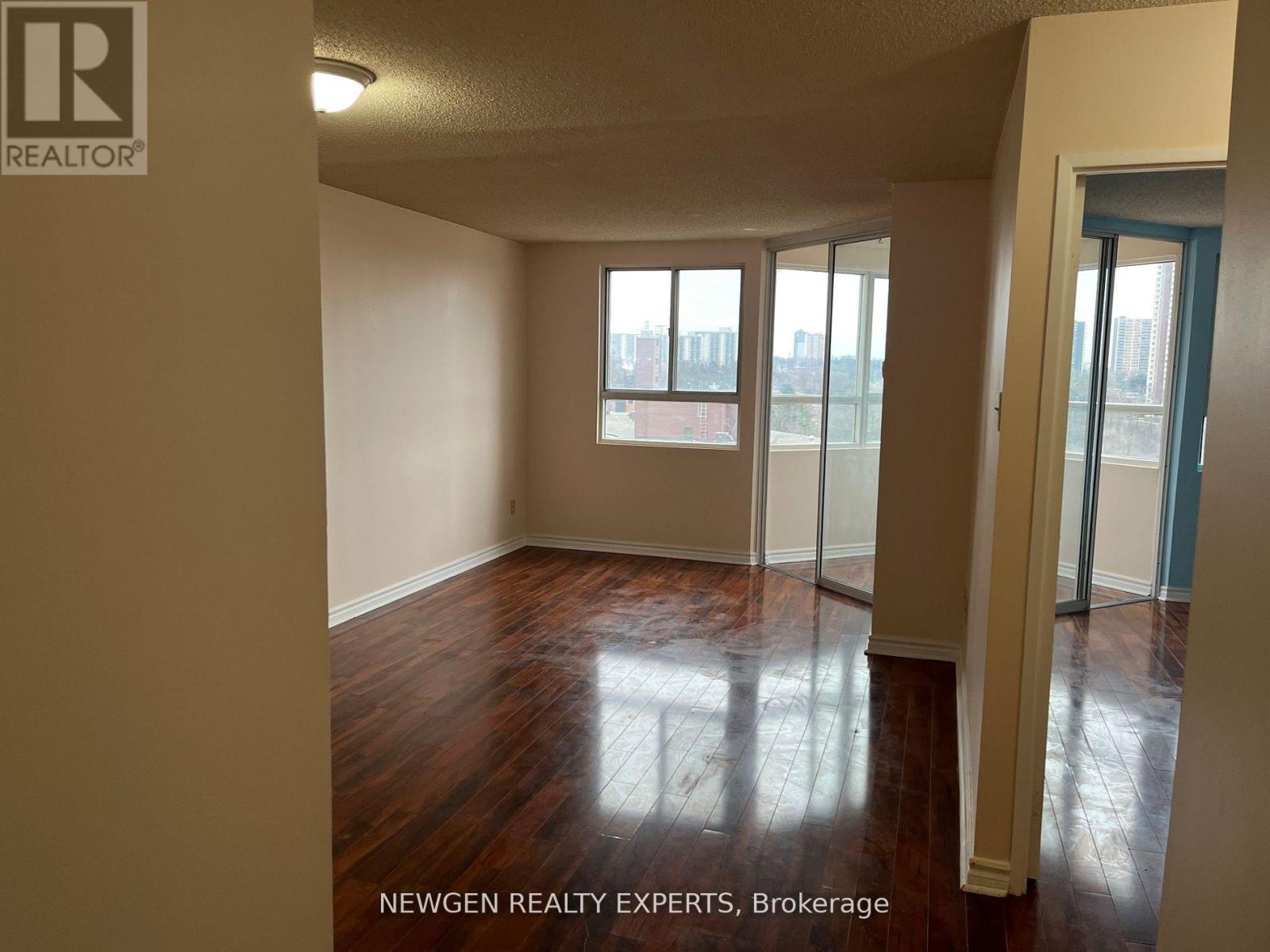1514 - 4 Park Vista Drive, Toronto, Ontario  M4B 3M8 - Photo 4 - E13175638
