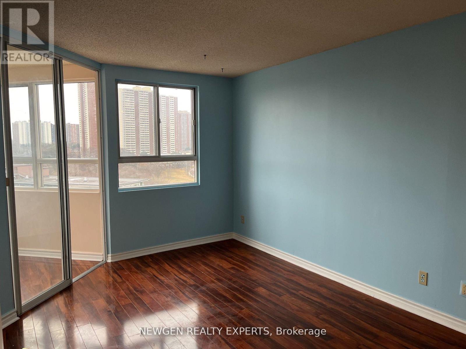 1514 - 4 Park Vista Drive, Toronto, Ontario  M4B 3M8 - Photo 6 - E13175638