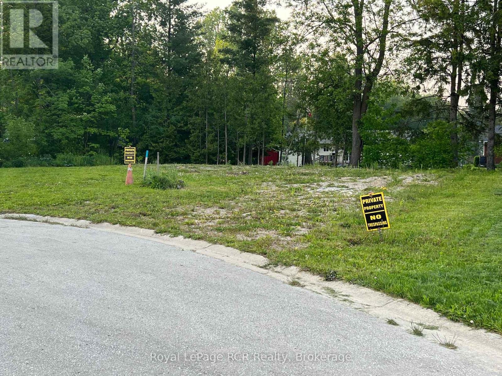 48 Gordon Crescent, Meaford, Ontario  N4L 0A9 - Photo 4 - X12213643