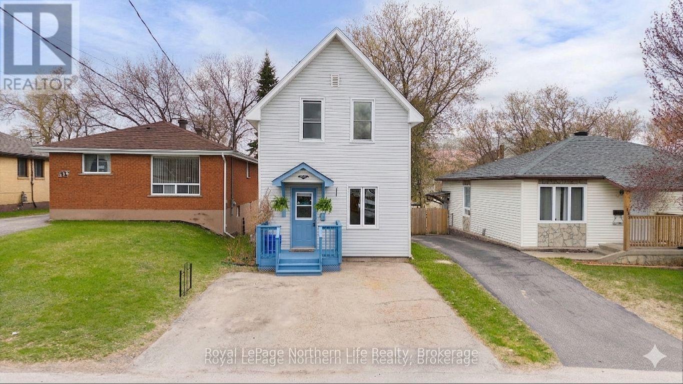 137 Fourth Avenue W, North Bay, Ontario  P1B 3M7 - Photo 1 - X13134356