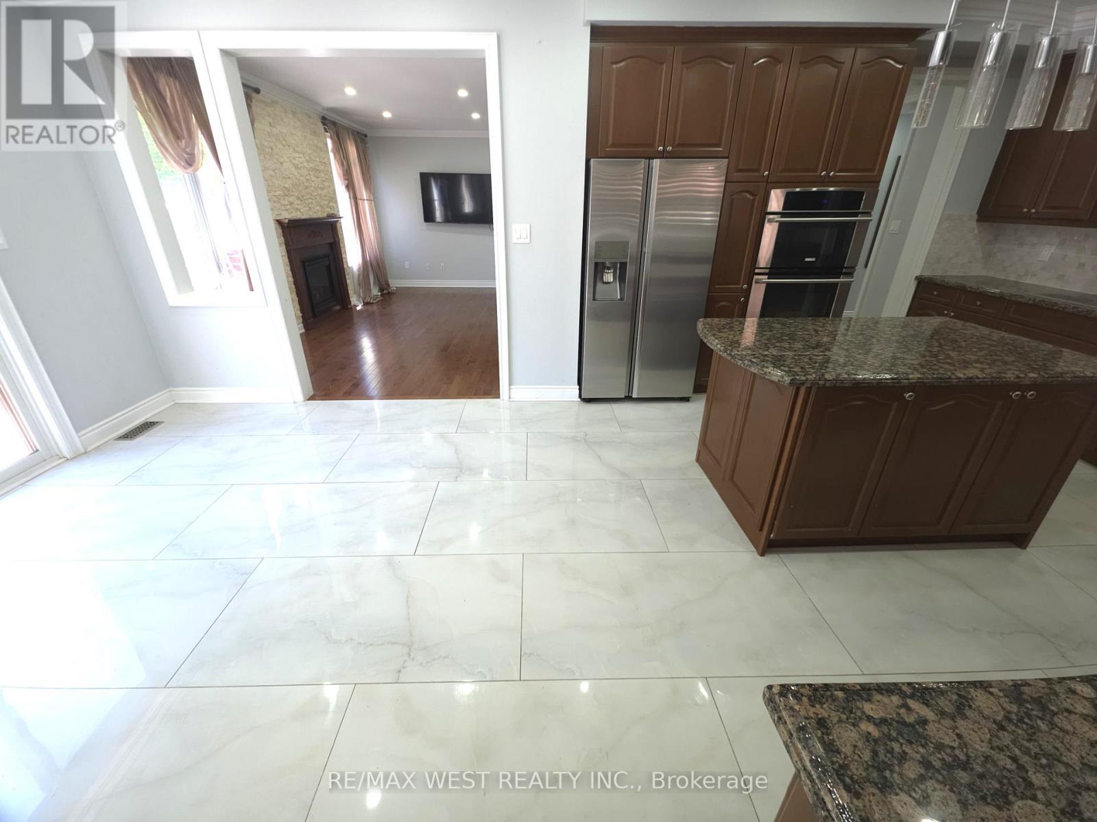 47 Linacre Drive, Richmond Hill, Ontario  L4E 0W2 - Photo 10 - N13175546