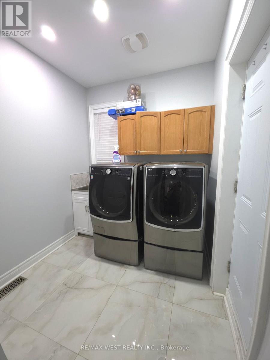 47 Linacre Drive, Richmond Hill, Ontario  L4E 0W2 - Photo 13 - N13175546