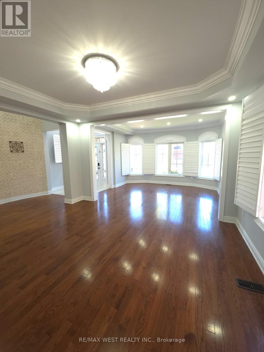 47 Linacre Drive, Richmond Hill, Ontario  L4E 0W2 - Photo 5 - N13175546