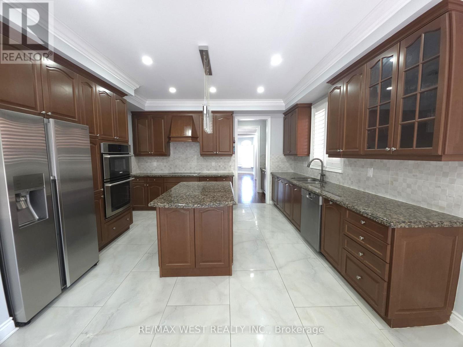 47 Linacre Drive, Richmond Hill, Ontario  L4E 0W2 - Photo 8 - N13175546
