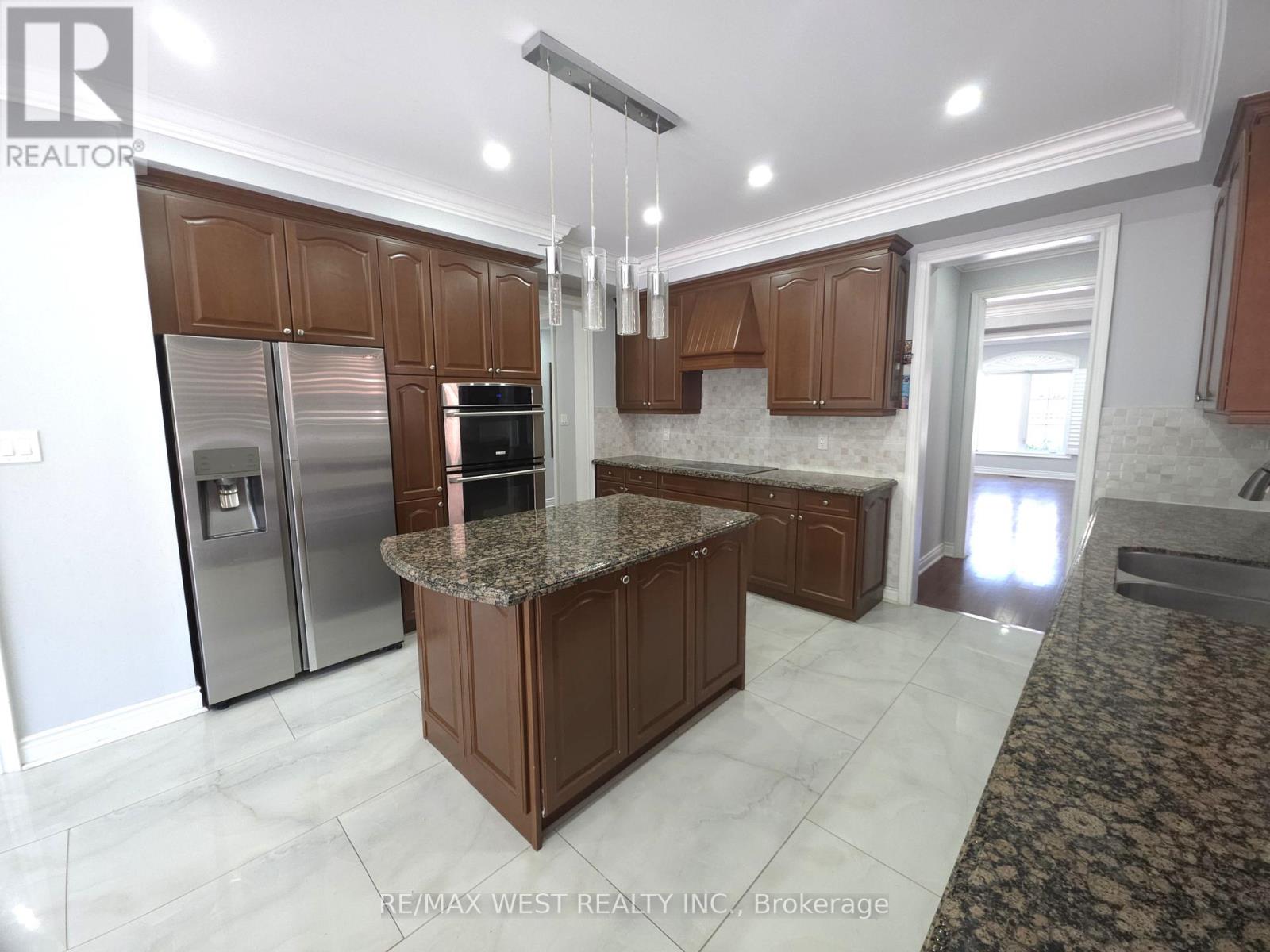 47 Linacre Drive, Richmond Hill, Ontario  L4E 0W2 - Photo 9 - N13175546