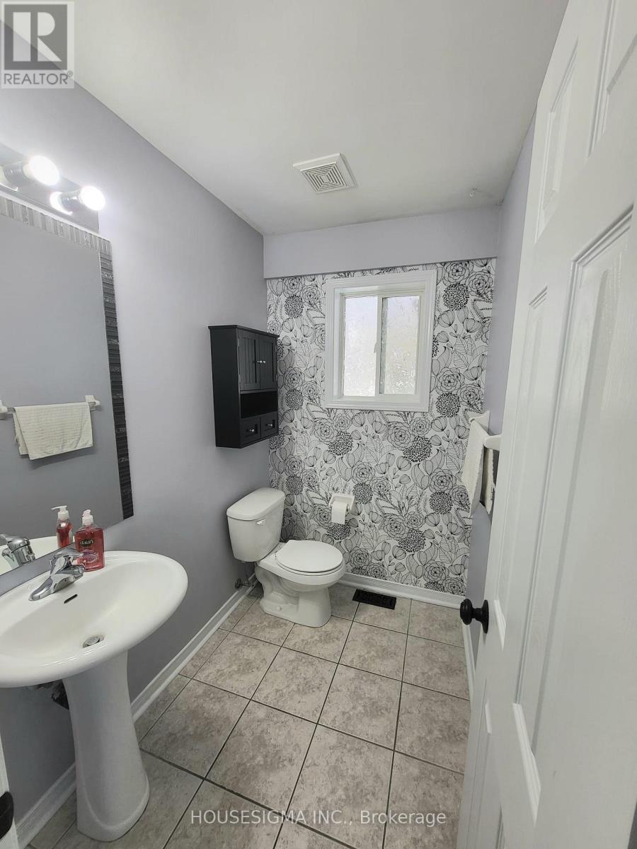 58 Lookout Street, Essa, Ontario  L0M 1B4 - Photo 9 - N13175688
