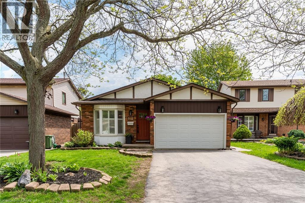 27 BLOOMSBURY Court, Ancaster, Ontario