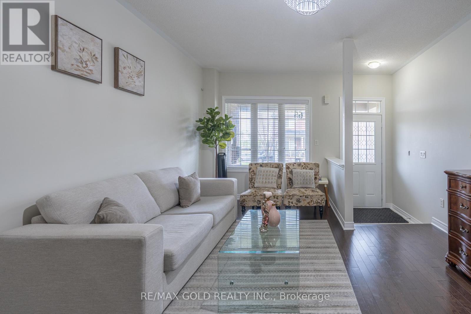 65 Villadowns Trail, Brampton, Ontario  L6R 3Y8 - Photo 2 - W13175440