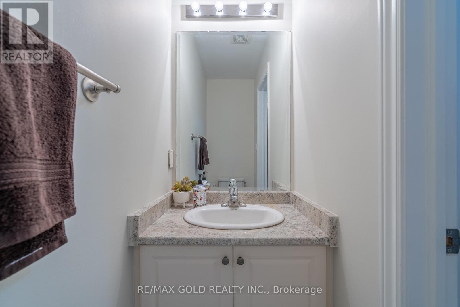 65 Villadowns Trail, Brampton, Ontario  L6R 3Y8 - Photo 5 - W13175440