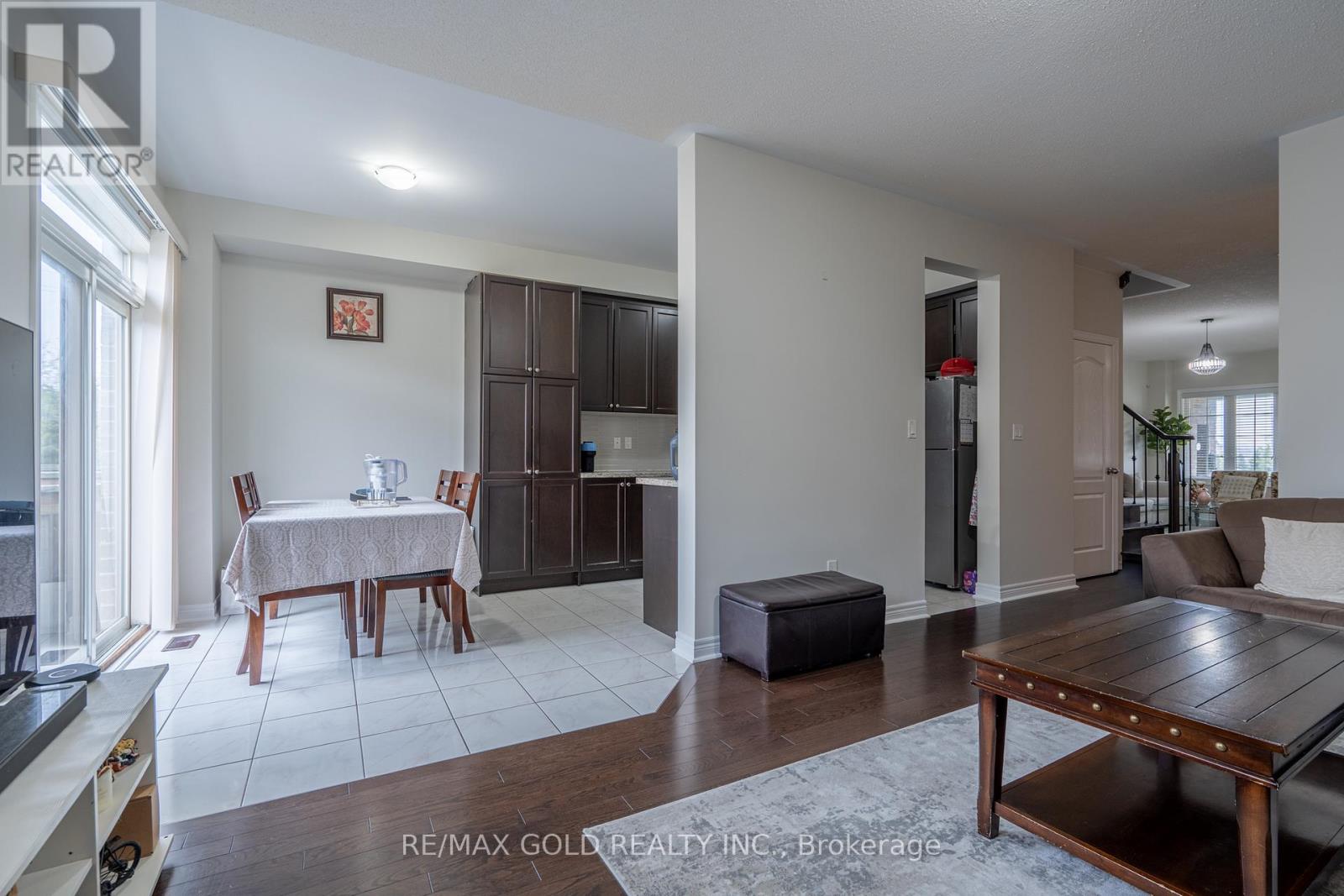 65 Villadowns Trail, Brampton, Ontario  L6R 3Y8 - Photo 9 - W13175440