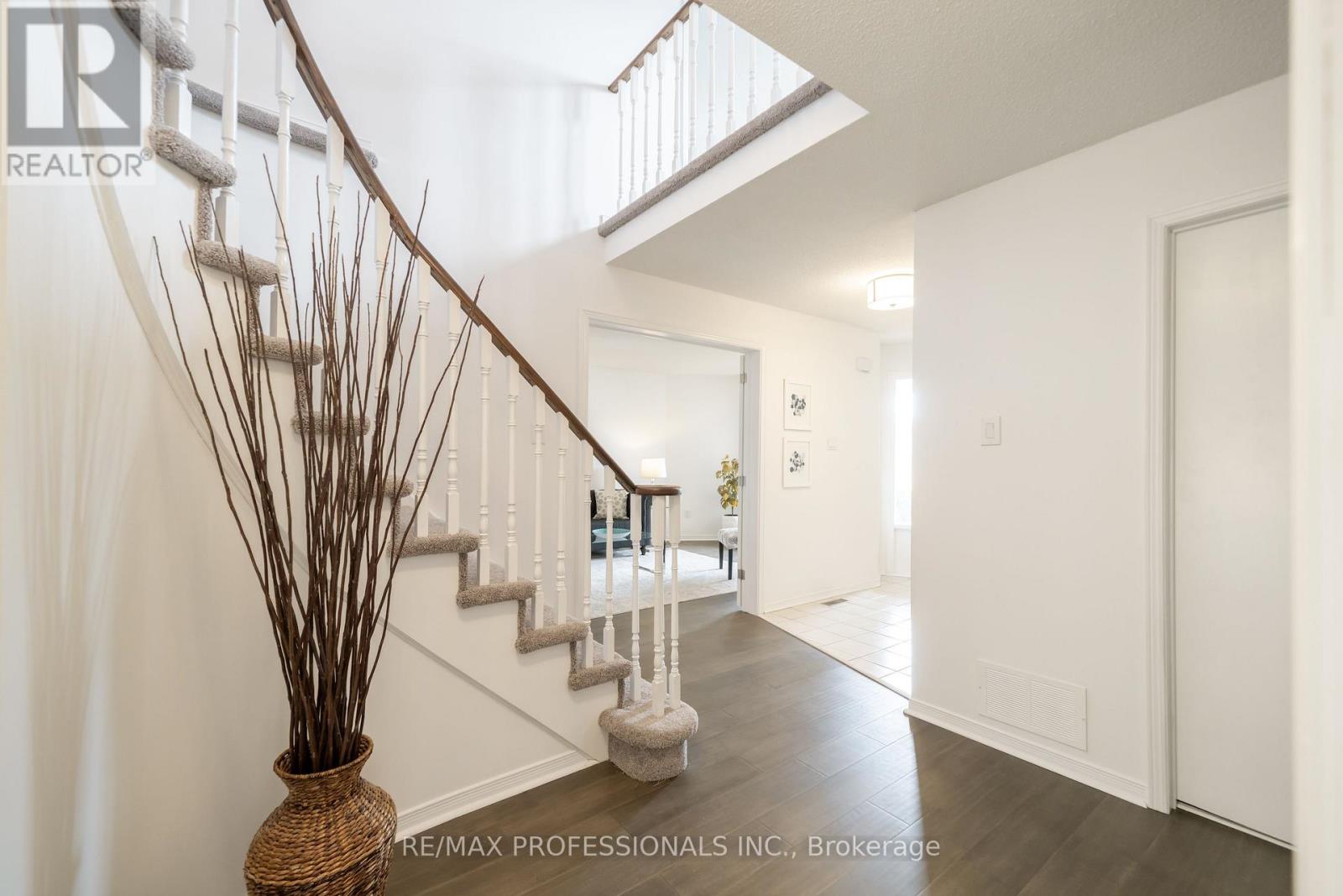 5154 Sunray Drive, Mississauga, Ontario  L5R 2V3 - Photo 5 - W13175446