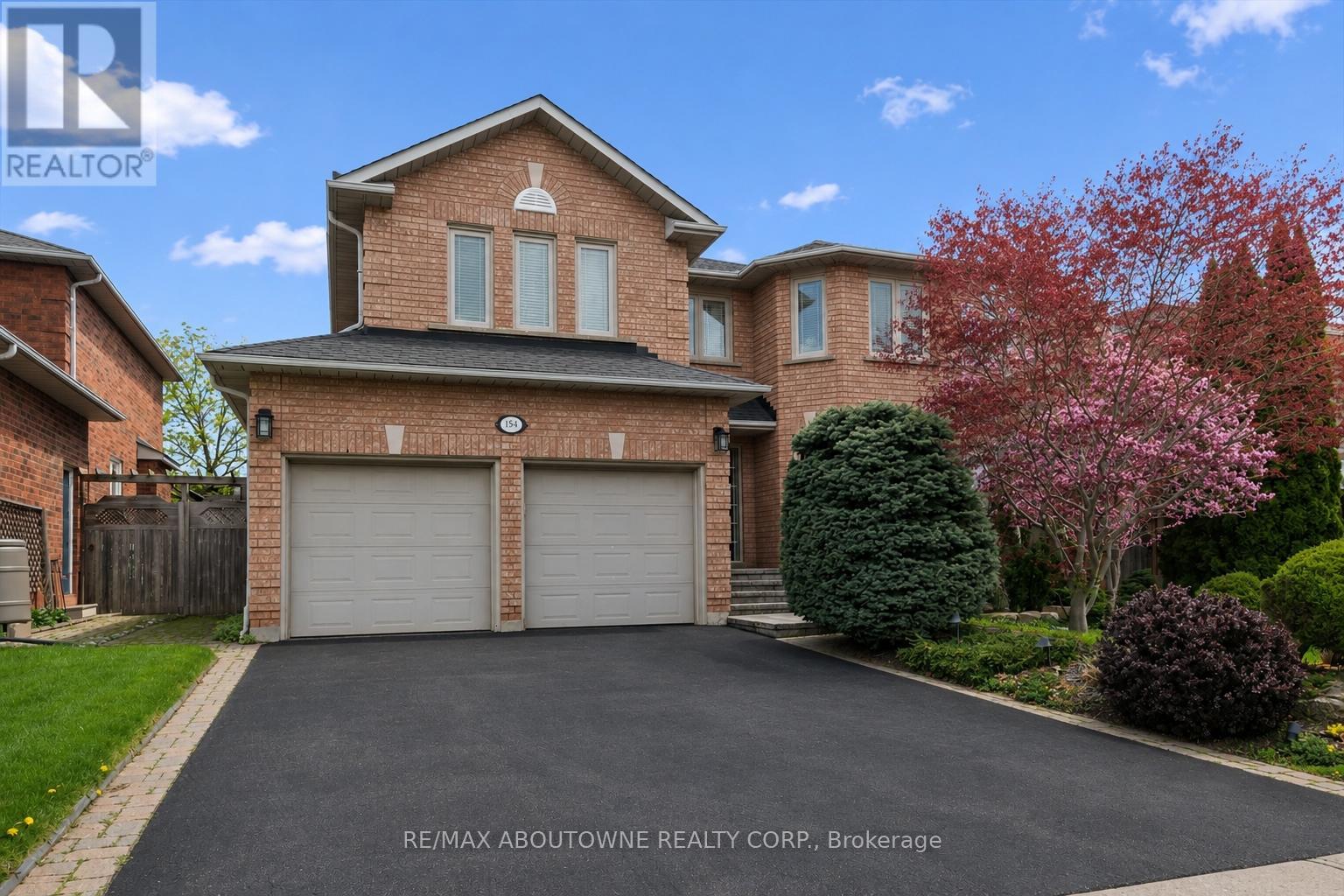 154 Howell Road, Oakville, Ontario  L6H 5Z2 - Photo 2 - W13175470