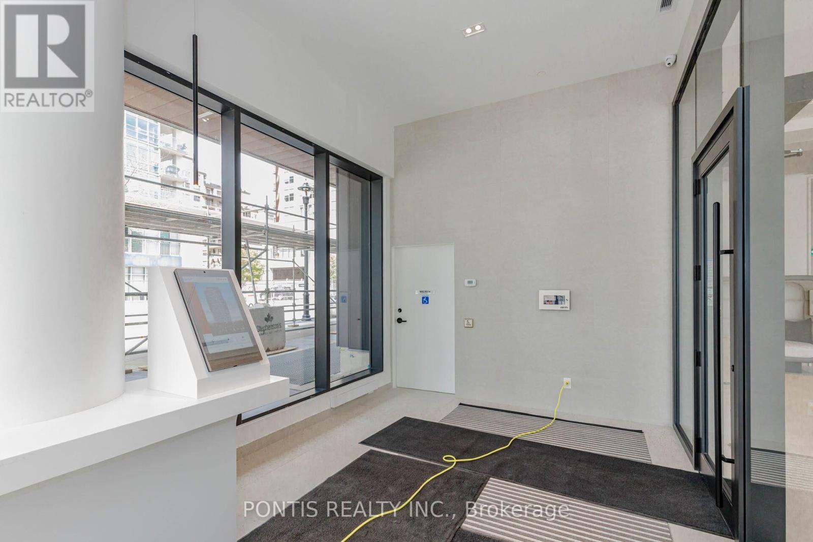 404 - 2075 Lakeshore Road, Burlington, Ontario  L7R 1E2 - Photo 4 - W13175494