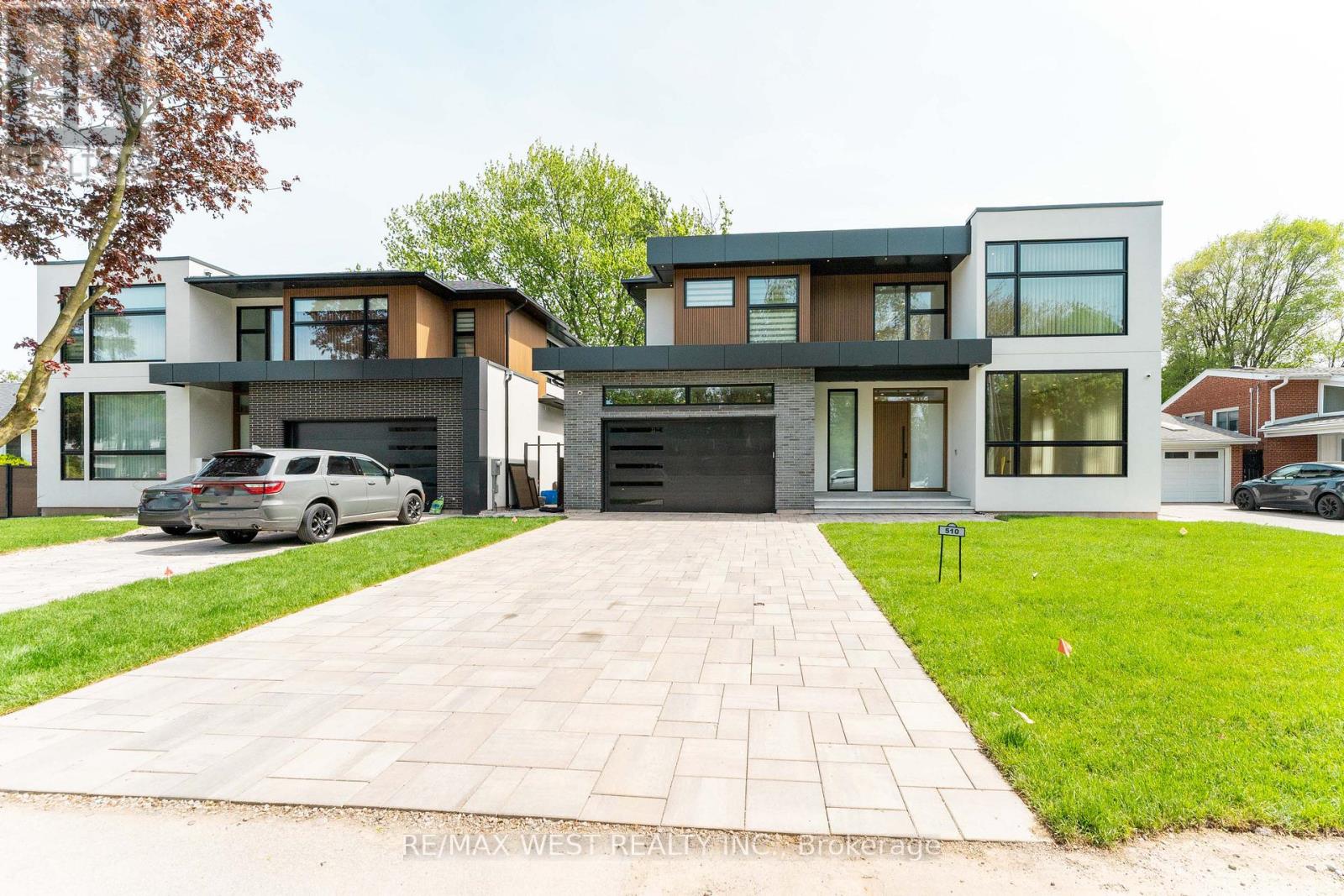 510 WELLINGTON CRESCENT, Oakville, Ontario