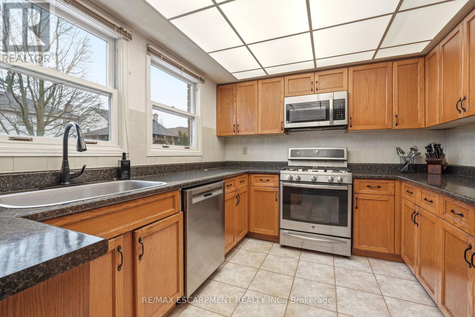 4150 Millcroft Park Drive, Burlington, Ontario  L7M 3V1 - Photo 14 - W13175564
