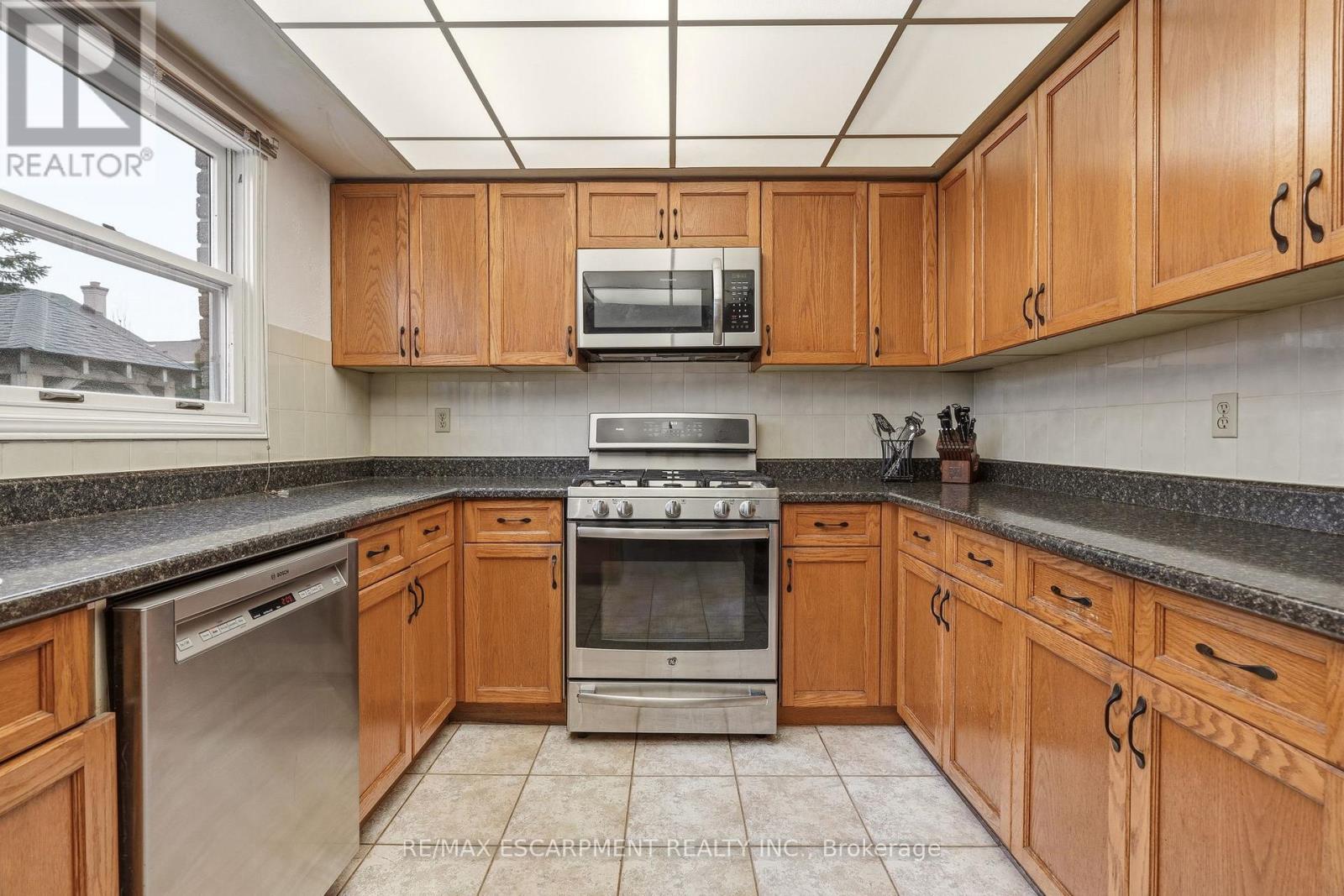 4150 Millcroft Park Drive, Burlington, Ontario  L7M 3V1 - Photo 15 - W13175564