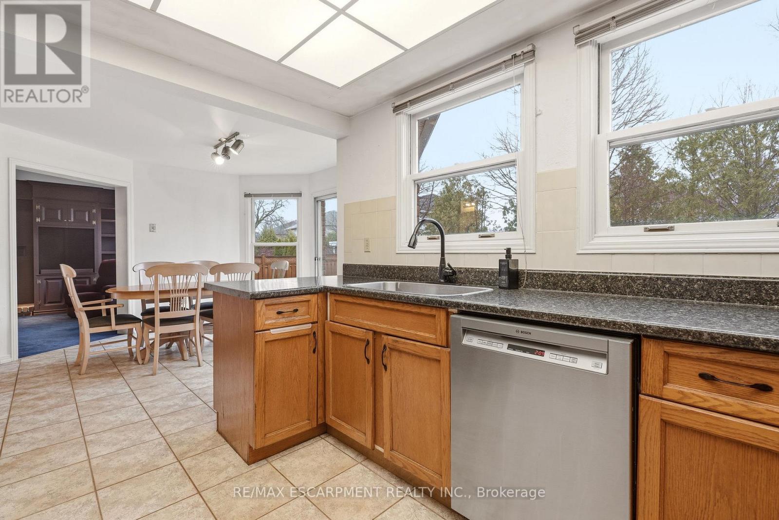 4150 Millcroft Park Drive, Burlington, Ontario  L7M 3V1 - Photo 16 - W13175564