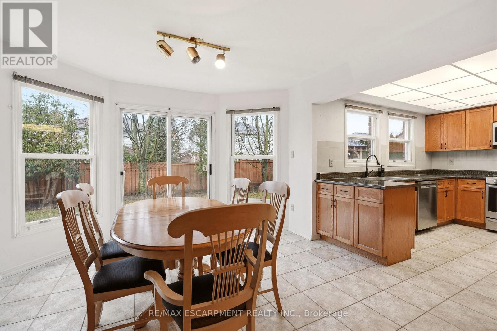 4150 Millcroft Park Drive, Burlington, Ontario  L7M 3V1 - Photo 17 - W13175564