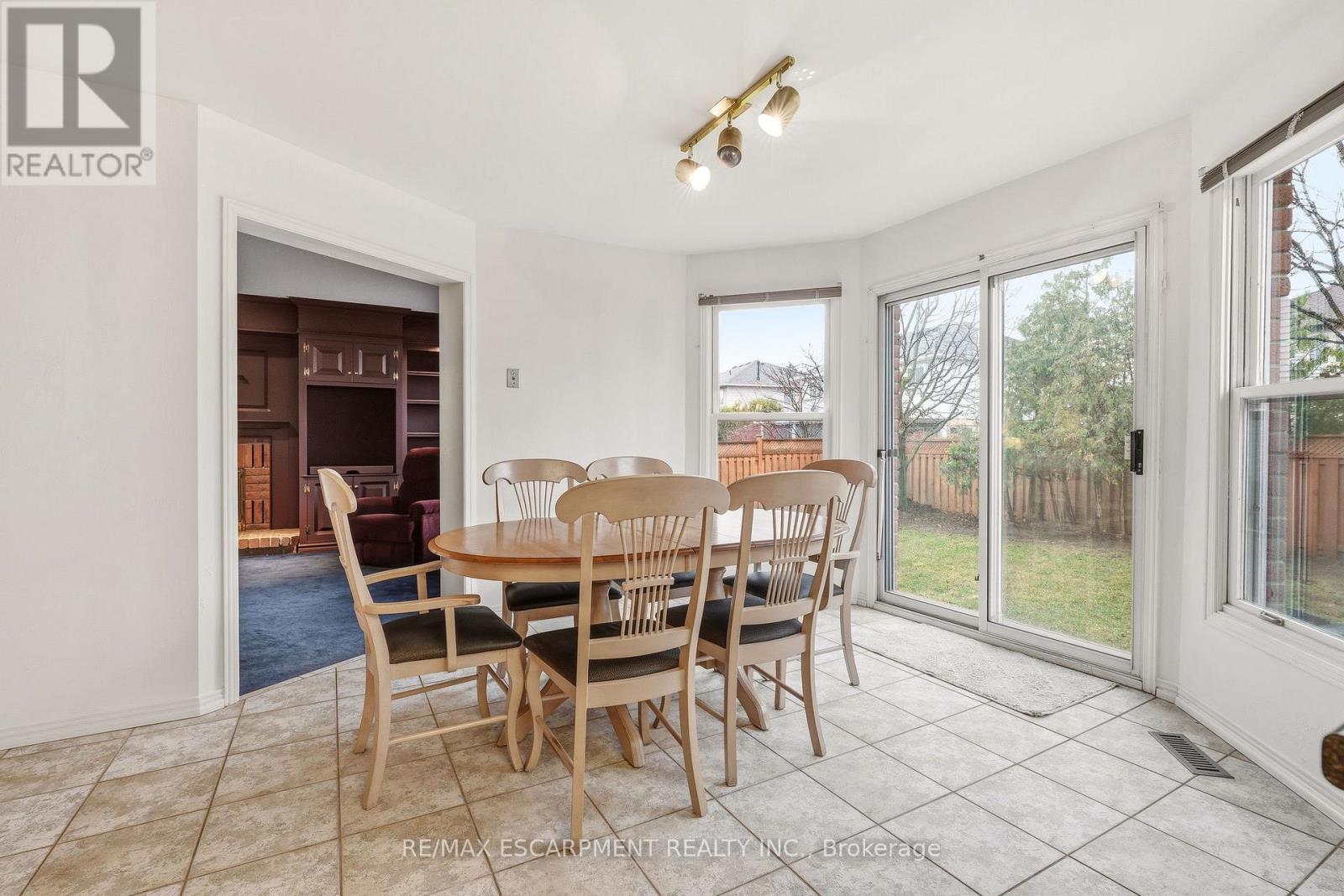 4150 Millcroft Park Drive, Burlington, Ontario  L7M 3V1 - Photo 19 - W13175564