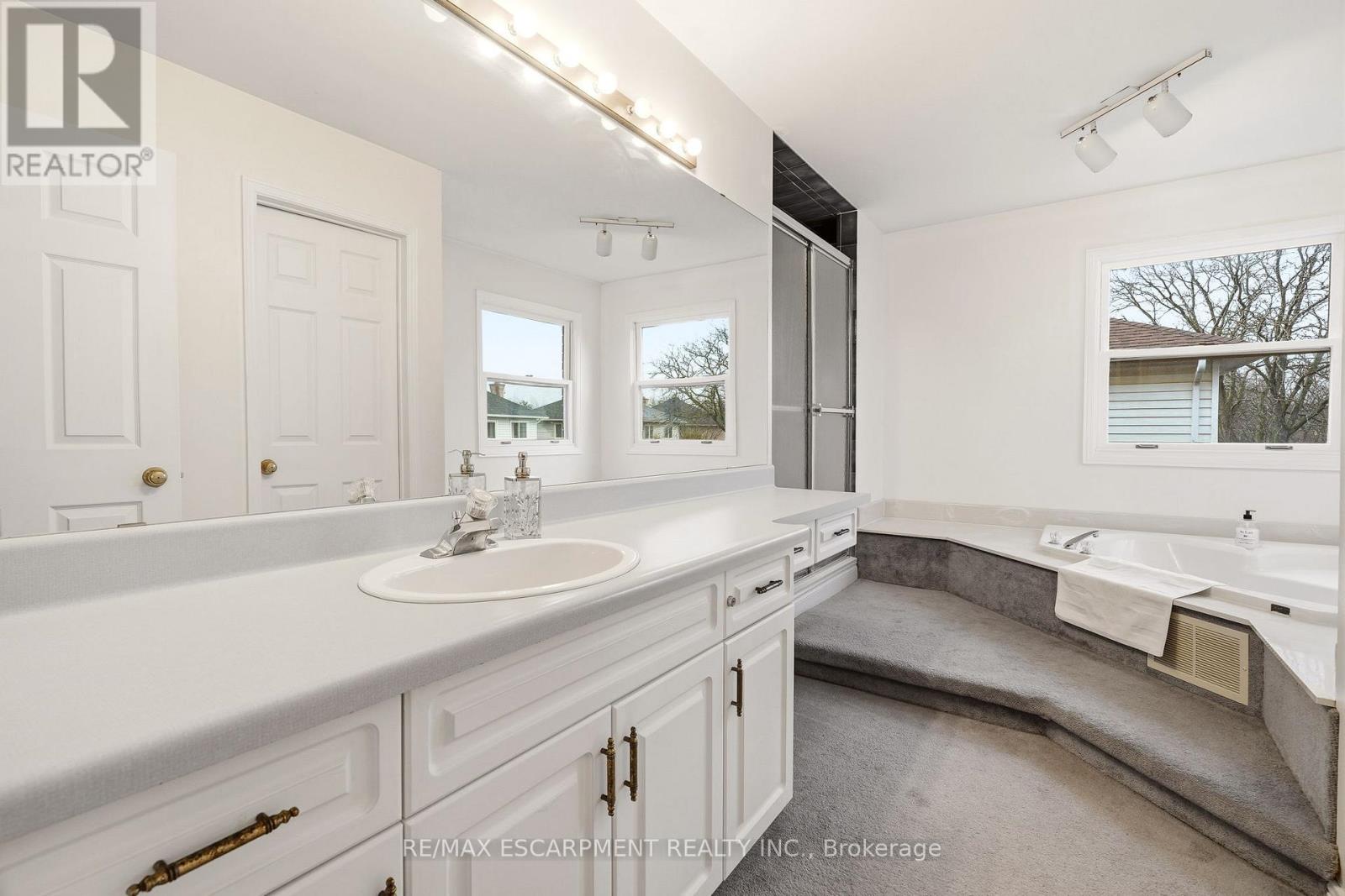 4150 Millcroft Park Drive, Burlington, Ontario  L7M 3V1 - Photo 28 - W13175564