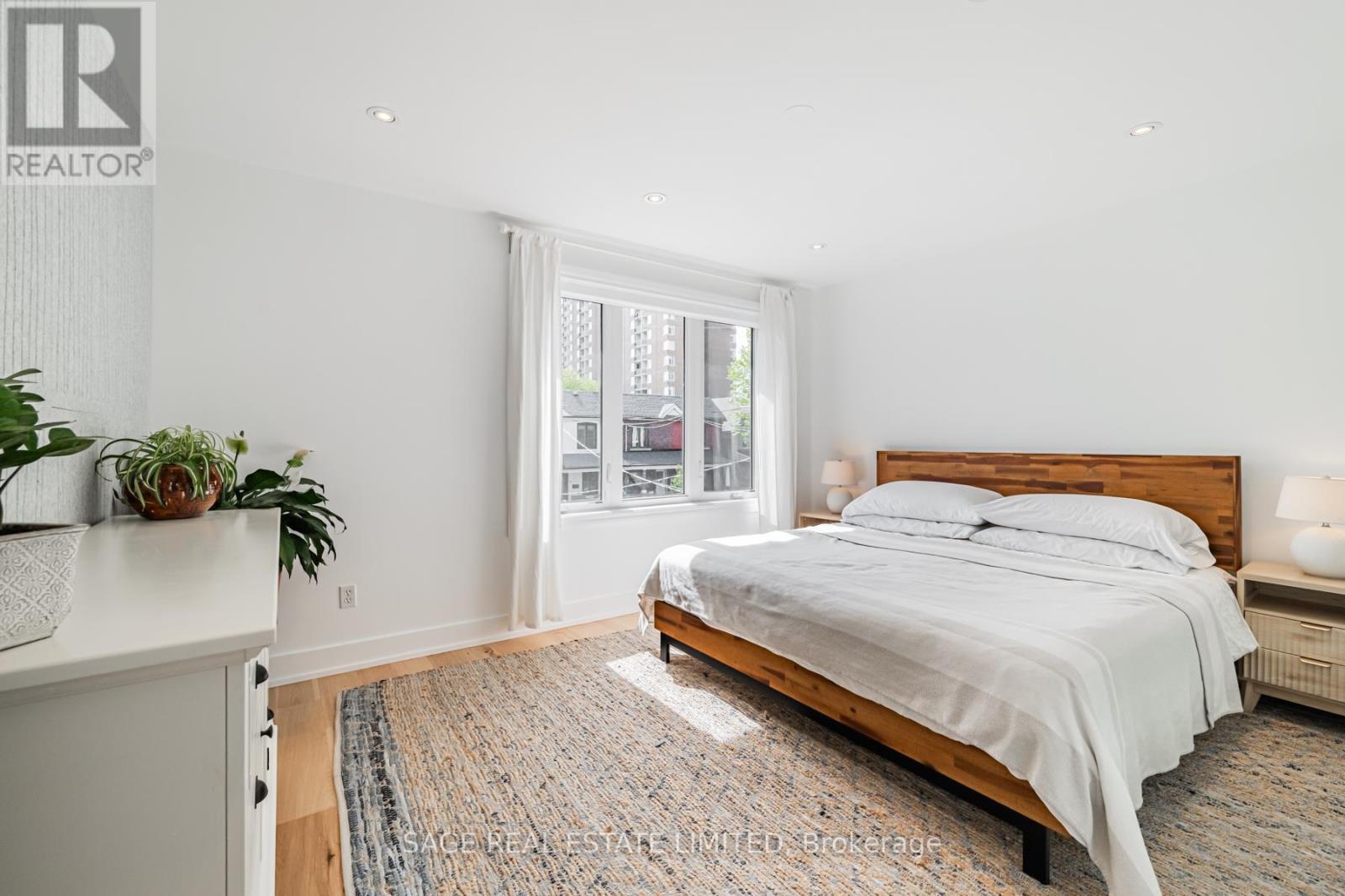 39a Uxbridge Avenue, Toronto, Ontario  M6N 2Y1 - Photo 19 - W13175604