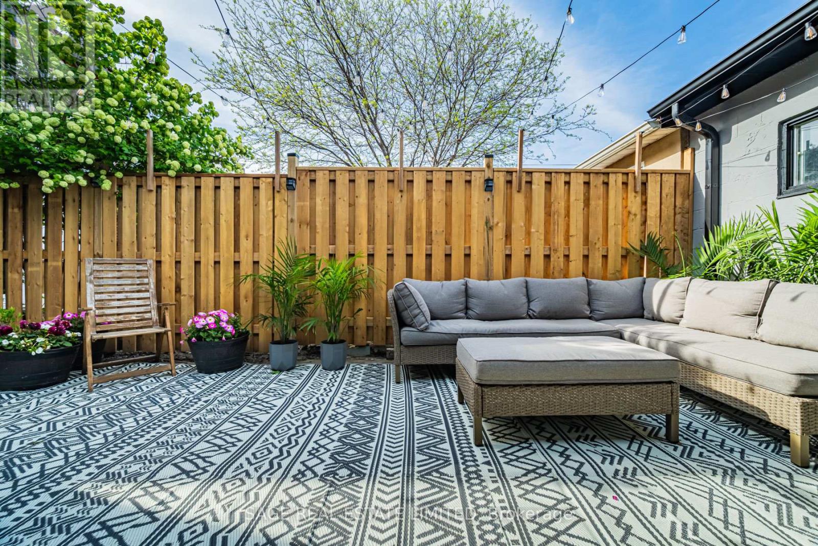 39a Uxbridge Avenue, Toronto, Ontario  M6N 2Y1 - Photo 38 - W13175604