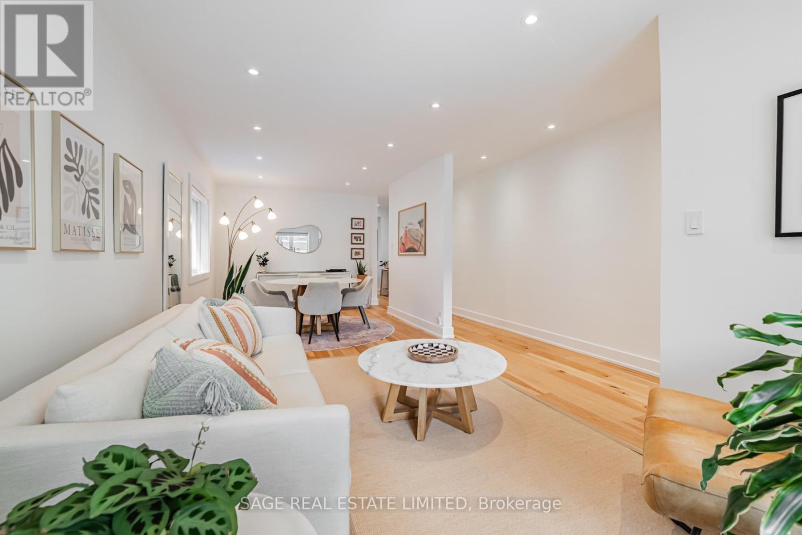 39a Uxbridge Avenue, Toronto, Ontario  M6N 2Y1 - Photo 7 - W13175604