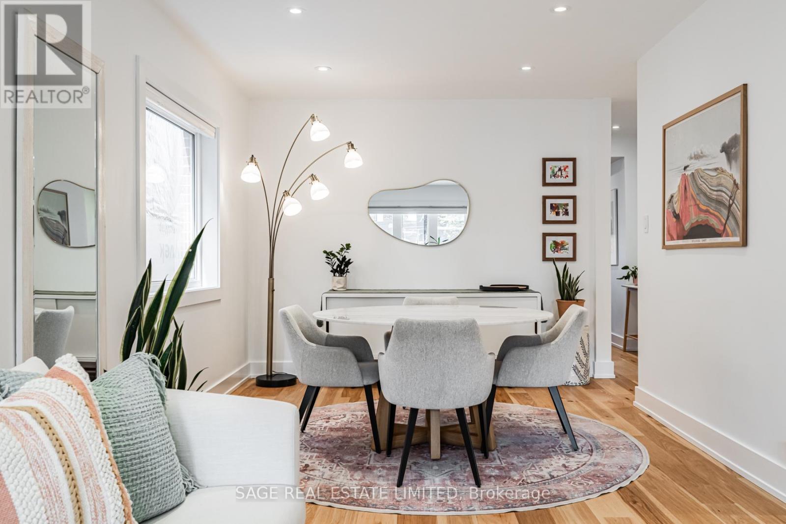 39a Uxbridge Avenue, Toronto, Ontario  M6N 2Y1 - Photo 8 - W13175604