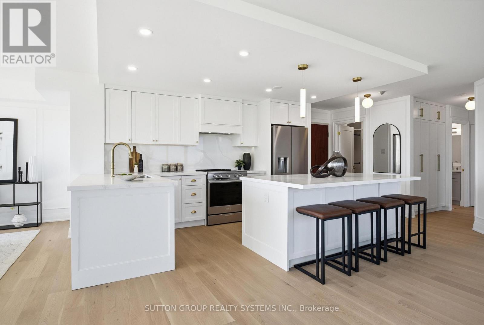 2002 - 1320 ISLINGTON AVENUE, Toronto, Ontario